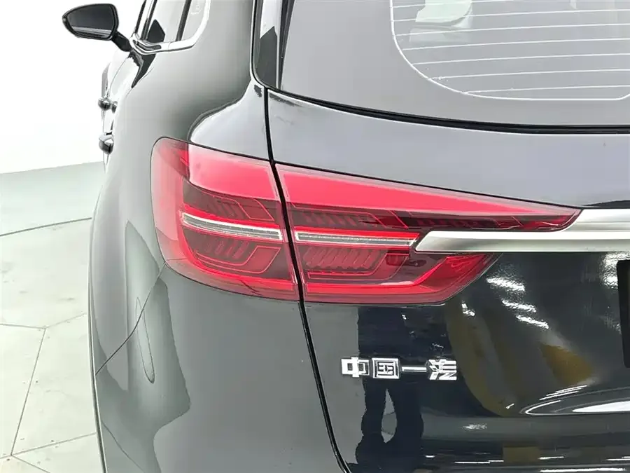 Hongqi HS5 Hongqi HS5 2022 facelift 2.0T Zhilian Qixiang Edition 2023 — миниатюра 4