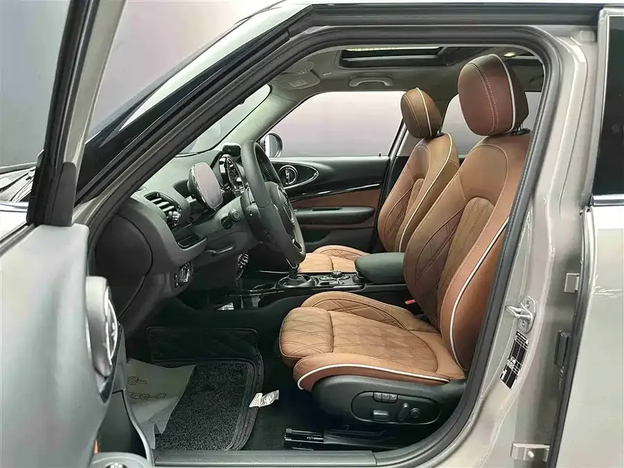 MINI CLUBMAN MINI CLUBMAN 2023 facelift 1.5T COOPER Connoisseur 2023 — миниатюра 2