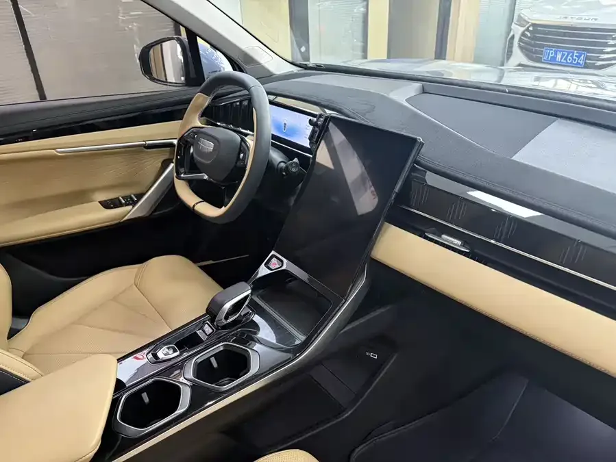 Geely Atlas L Boyue L 2023 1.5TD DCT Premium Edition 2023 — миниатюра 3