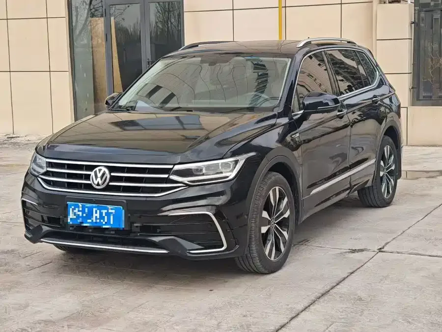 Volkswagen Tiguan L Tiguan L 2025 Outstanding Model 330TSI Automatic 2WD R-Line Dragon Glory Edition 2025 — миниатюра 3