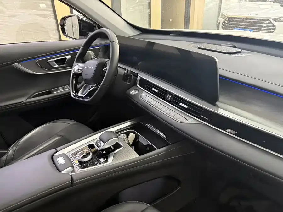 Chery Tiggo 8 PLUS Tiggo 8 PLUS 2024 Champion Edition 290TGDI DCT Pride Edition 5-seater 2025 — миниатюра 3