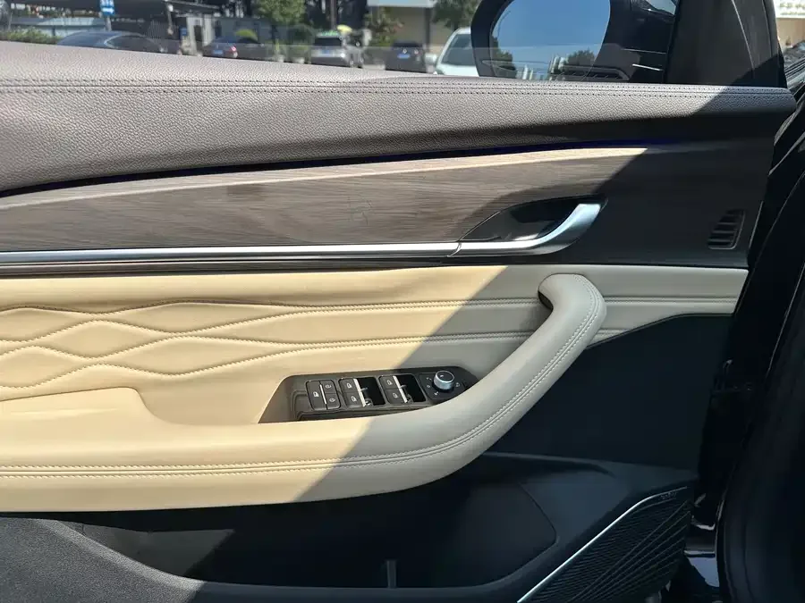 Geely Monjaro Xingyue L 2025 Dongfang Yao 2.0TD Automatic Current Edition 2025 — миниатюра 5