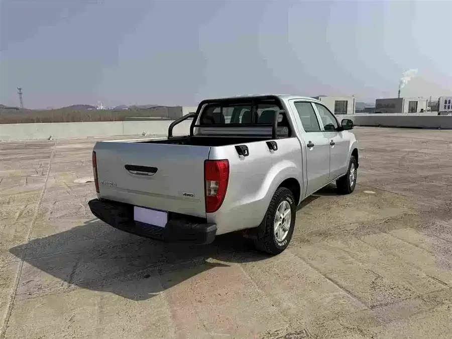 Jiangling Book Baodian 2022 2.5T diesel four-wheel drive comfort version standard axle JX4D25A6L 2023 — миниатюра 3