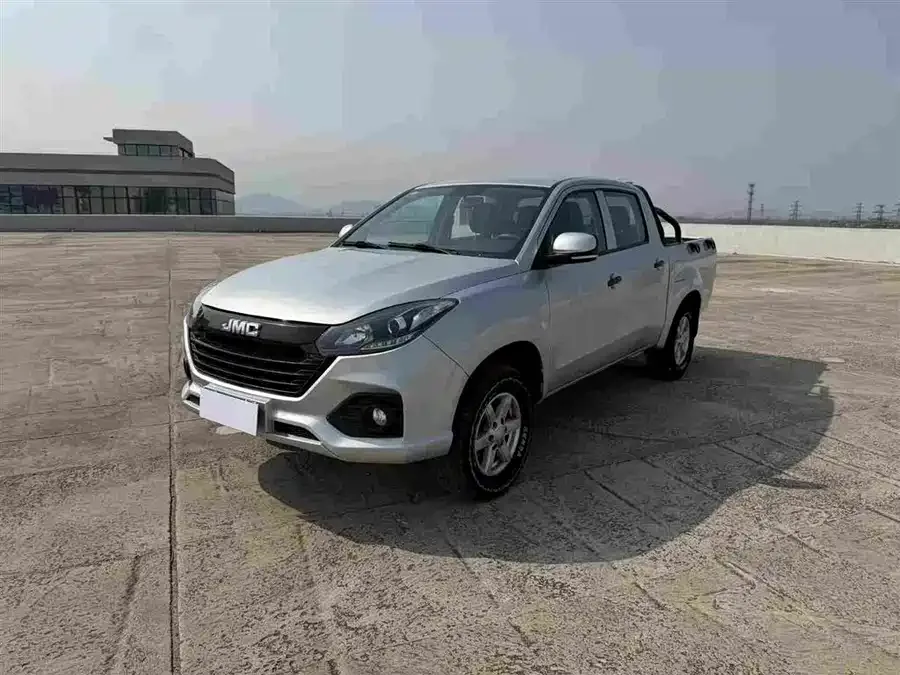 Jiangling Book Baodian 2022 2.5T diesel four-wheel drive comfort version standard axle JX4D25A6L 2023 — фото 1, купить с доставкой в Москву