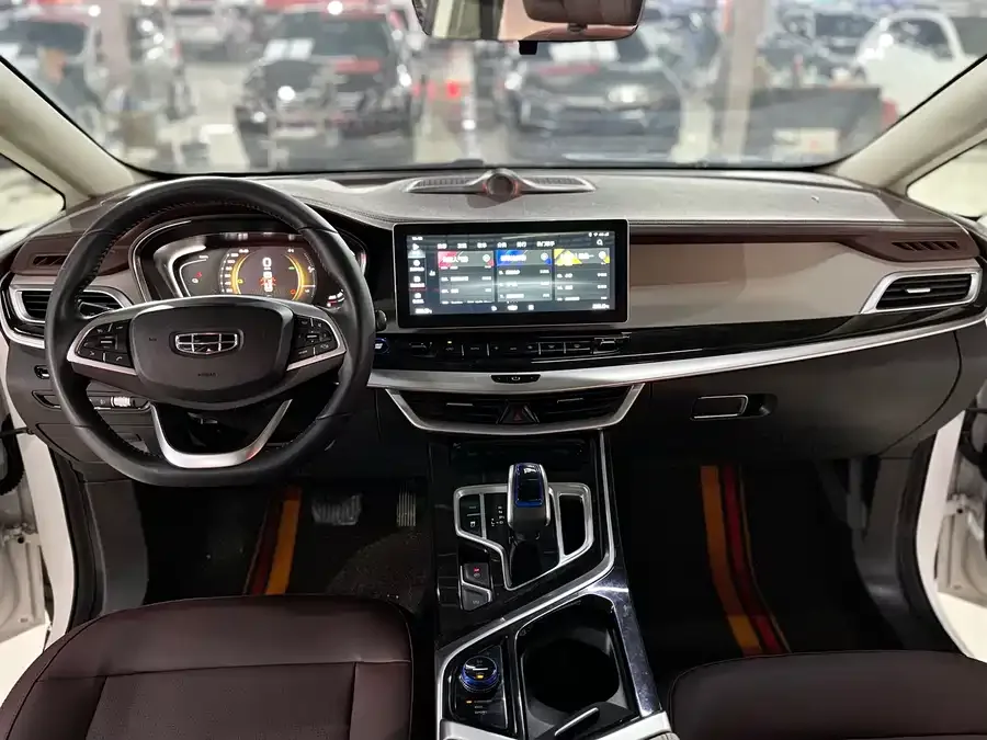 Geely Jiaji Jiaji 2022 1.8TD DCT Platinum Comfort Edition 2022 — миниатюра 3