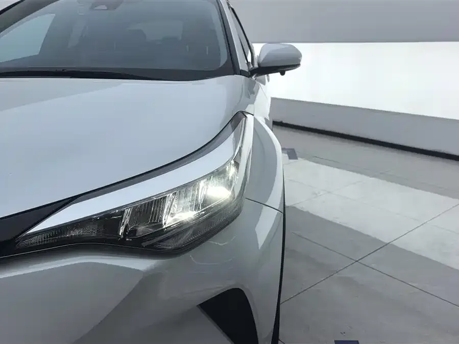 Toyota CHR 2023 2.0L Leading Edition 2023 — миниатюра 2