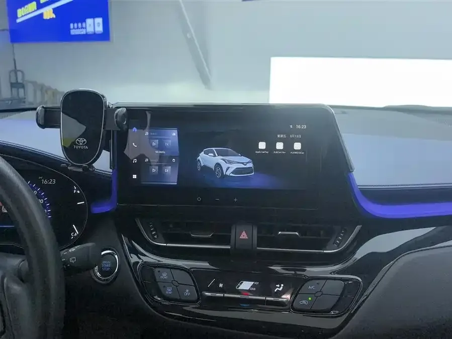 Toyota CHR 2023 2.0L Leading Edition 2023 — миниатюра 4