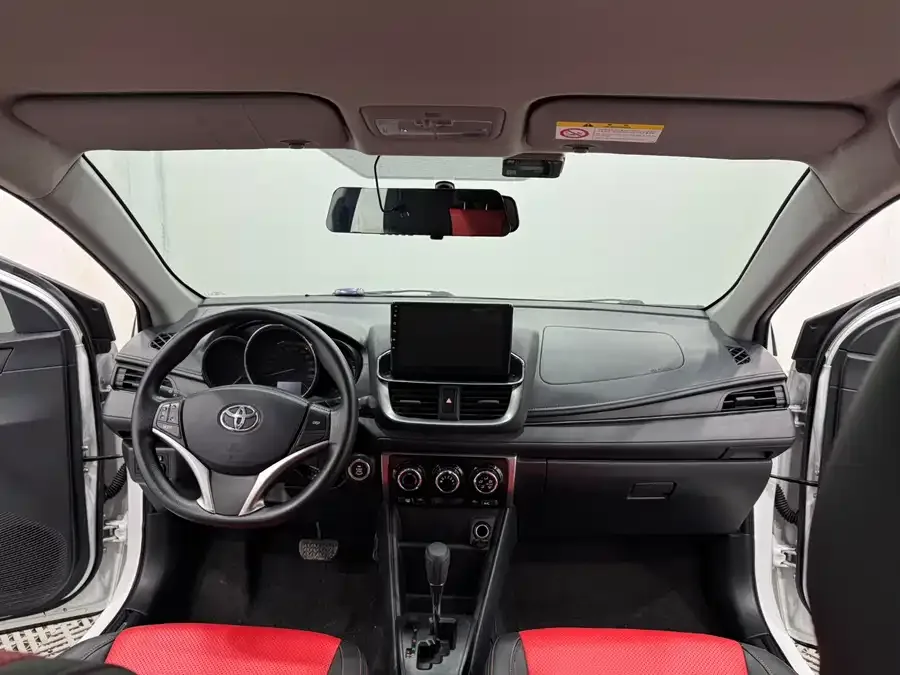 Toyota YARiS L YARiS L 2022 YARiS X 1.5L CVT Leading PLUS Edition 2022 — миниатюра 2