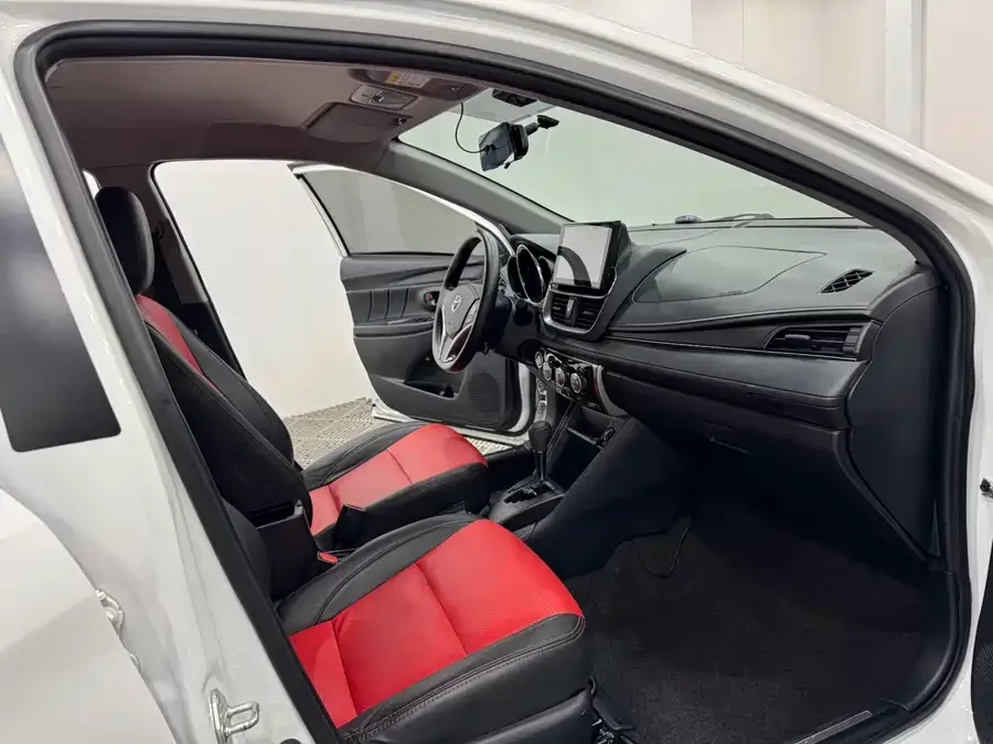 Toyota YARiS L YARiS L 2022 YARiS X 1.5L CVT Leading PLUS Edition 2022 — миниатюра 4