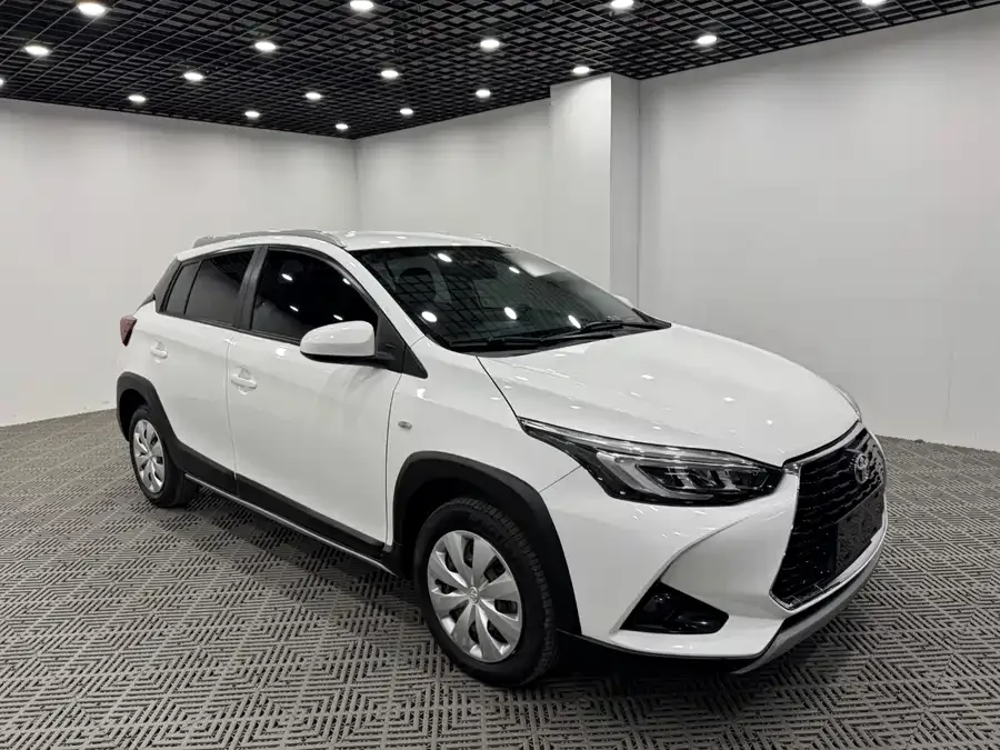 Toyota YARiS L YARiS L 2022 YARiS X 1.5L CVT Leading PLUS Edition 2022 — фото 1, купить с доставкой в Москву