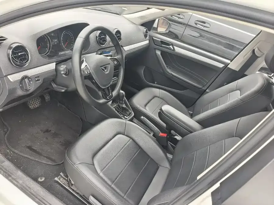 Jetta VA3 Jetta VA3 2024 1.5L Automatic Honor Edition 2023 — миниатюра 5