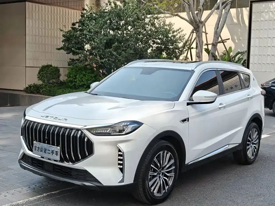 Jetour X70 PLUS JETOUR X70 PLUS 2023 1.5T DCT Brave PLUS 5-seater 2024 — фото 1, купить с доставкой в Москву