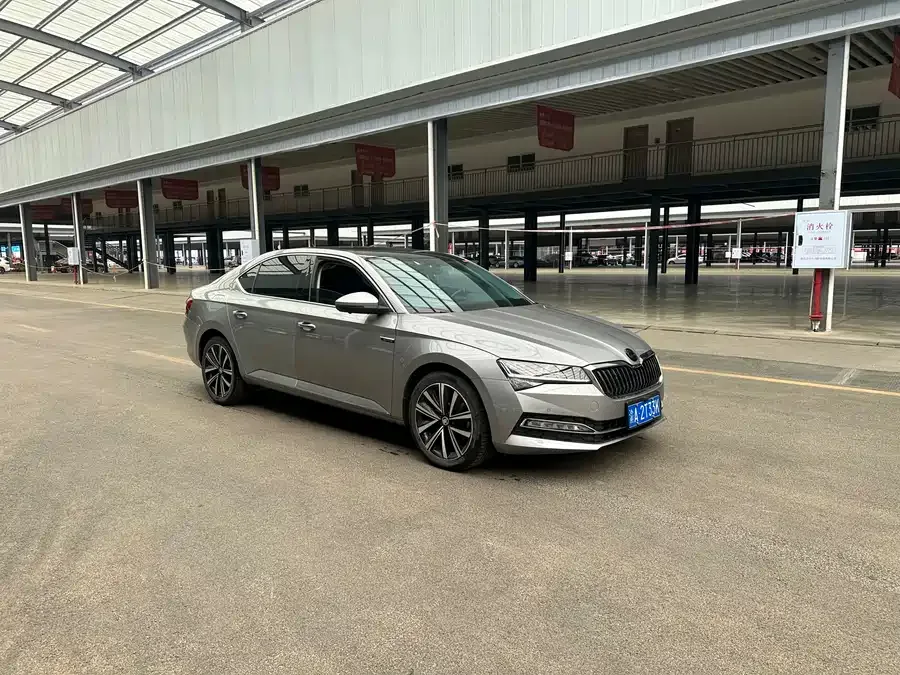 Skoda SuperB Superpa 2022 TSI330 DSG luxury version 2022 — миниатюра 3