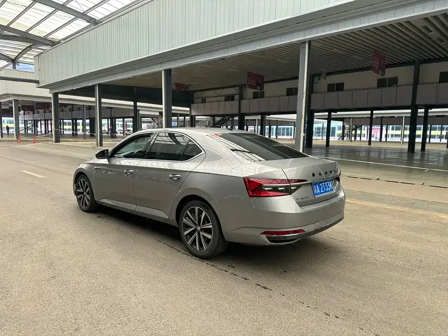 Skoda SuperB Superpa 2022 TSI330 DSG luxury version 2022 — миниатюра 4