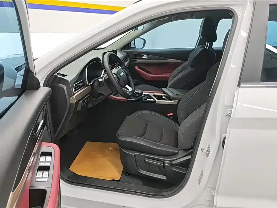 Jetour X70 JETOUR X70 2023 1.5T DCT Beyond PRO Edition 7 Seaters 2023 — миниатюра 3