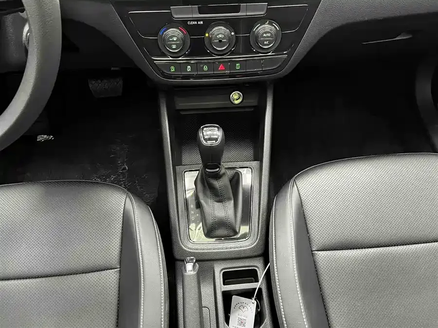Skoda Kamiq Komic 2024 1.5L automatic comfort version 2024 — миниатюра 2