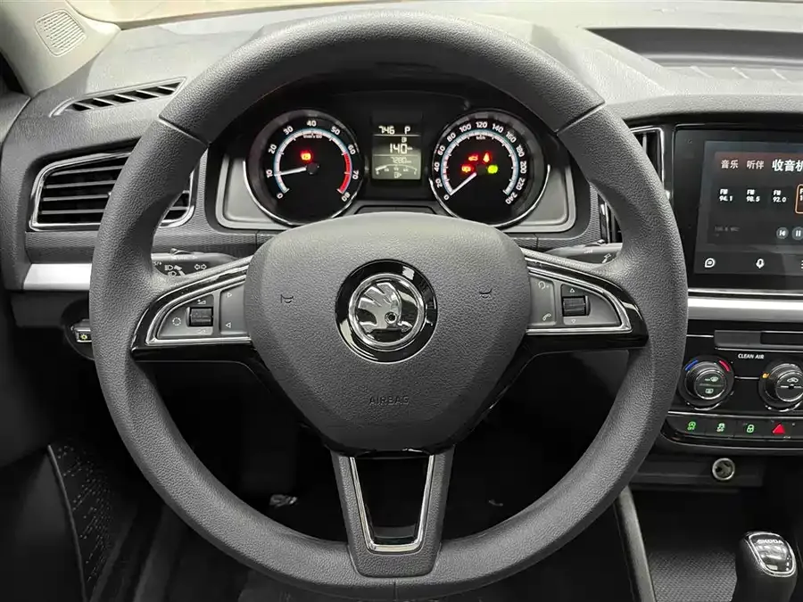 Skoda Kamiq Komic 2024 1.5L automatic comfort version 2024 — миниатюра 3