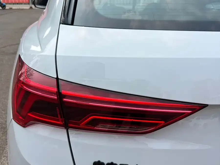 Audi Q3 2022 35 TFSI Fashionable and Dynamic 2022 — миниатюра 5