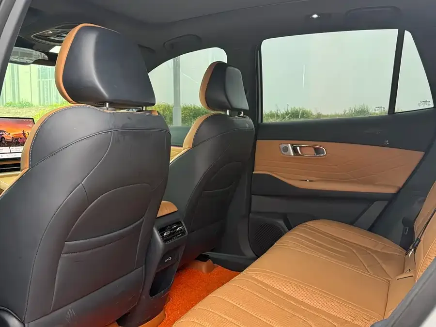 Changan UNI-Z PHEV Changan UNI-Z New Energy 2024 Blue Whale iDD 125km Excellence Edition 2024 — миниатюра 2