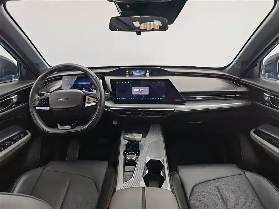 Oshan Z6 Changan Auchan Z6 2022 Blue Whale 1.5T DCT Smart City Edition 2023 — миниатюра 2