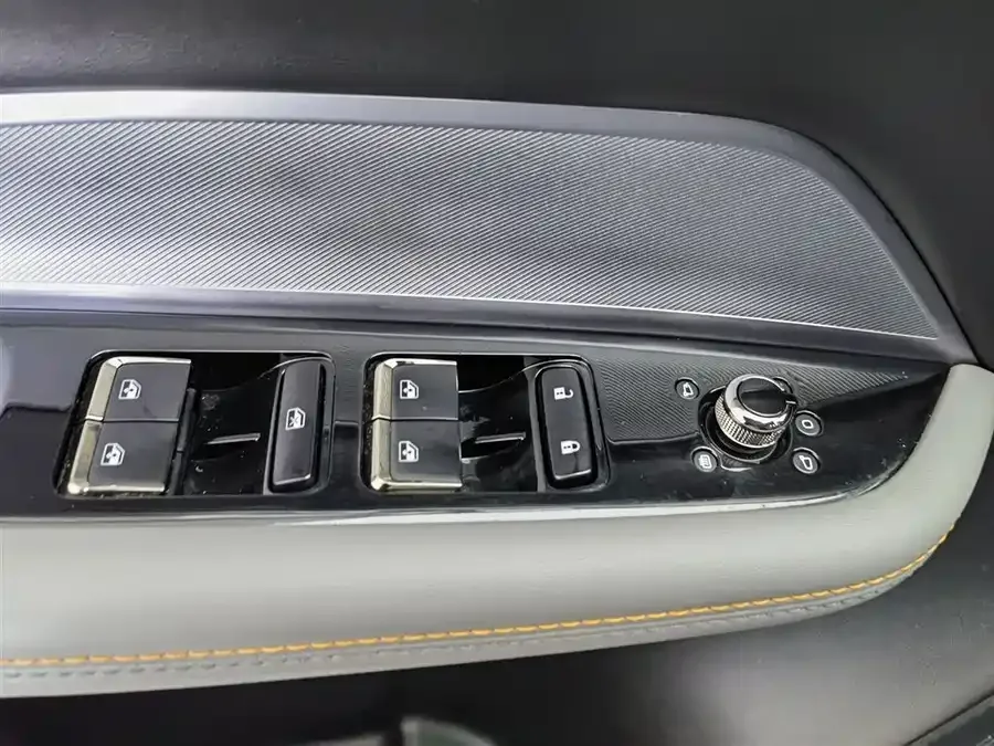 Oshan Z6 Changan Auchan Z6 2022 Blue Whale 1.5T DCT Smart City Edition 2023 — миниатюра 3