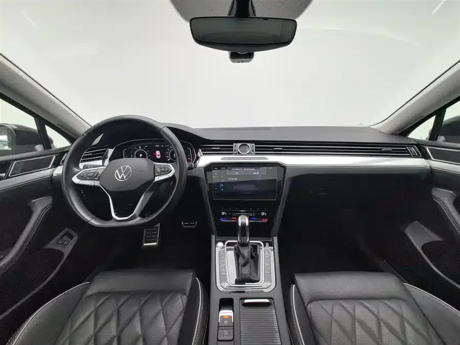 Volkswagen Magotan GTE plug-in hybrid Magotan GTE plug-in hybrid 2022 GTE luxury model 2022 — миниатюра 2