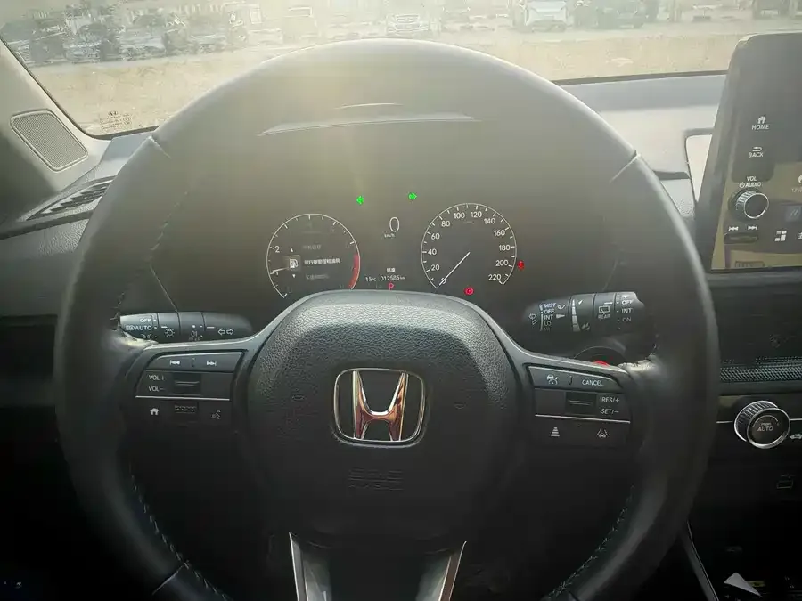Honda CR-V 2024 240TURBO 2WD Front Edition 5 Seaters 2024 — миниатюра 3