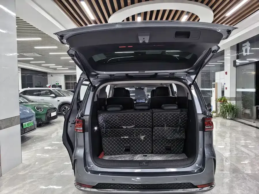Roewe iMAX8 Roewe iMAX8 2023 400TGI Premium Edition 2023 — миниатюра 4
