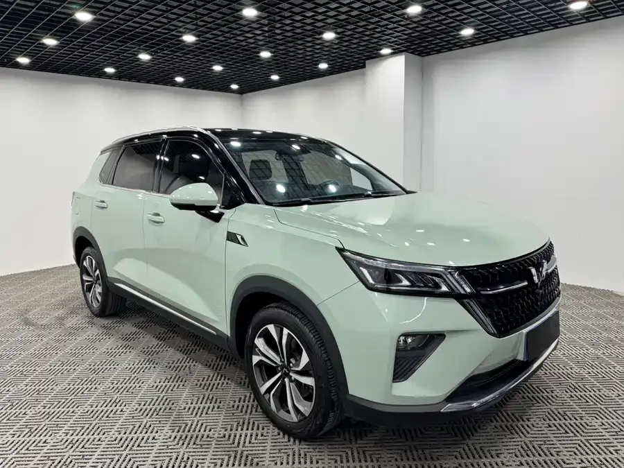 Wuling Xingchen Wuling Xingchen 2021 1.5T CVT Xingyao Edition 2022 — фото 1, купить с доставкой в Москву