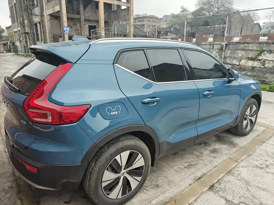 Volvo XC40 2024 B3 Zhiyuan Luxury Edition 2023 — миниатюра 3