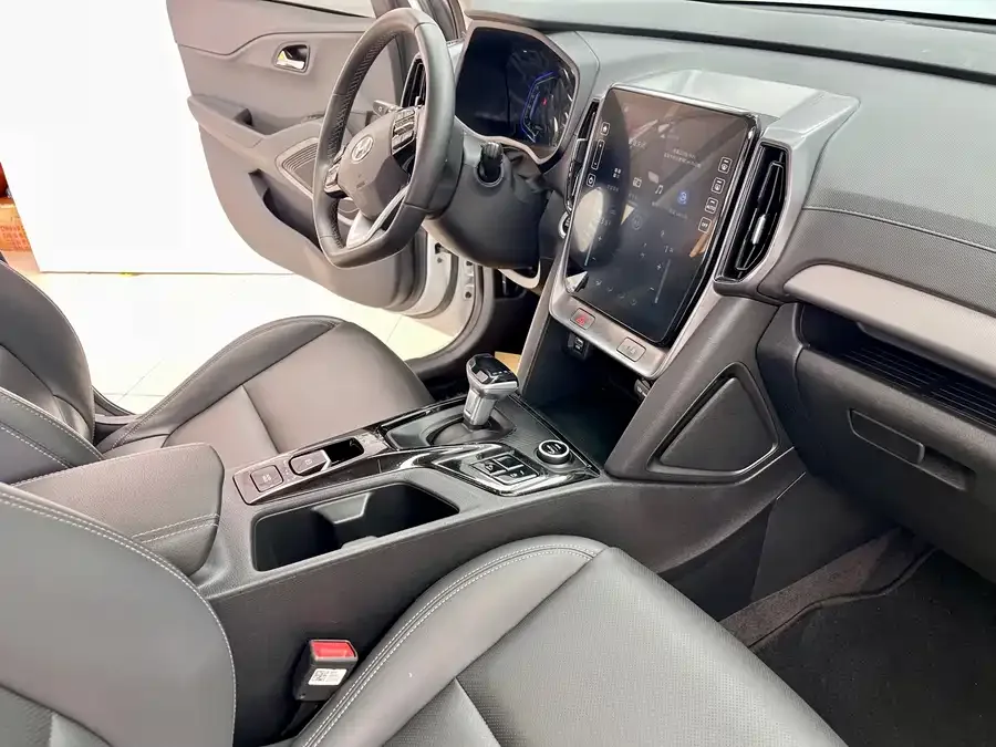 Hyundai Beijing ix35 Beijing Hyundai ix35 2021 2.0L Automatic 2WD GLS Leading Edition 2023 — миниатюра 4