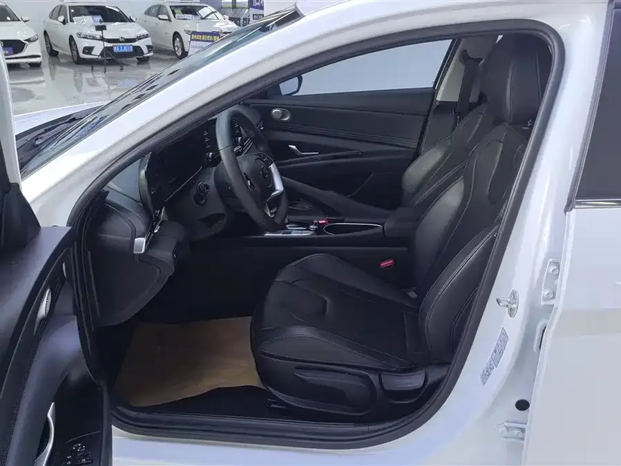Hyundai Elantra Elantra 2022 1.5L CVT GLX Elite Edition 2023 — миниатюра 3