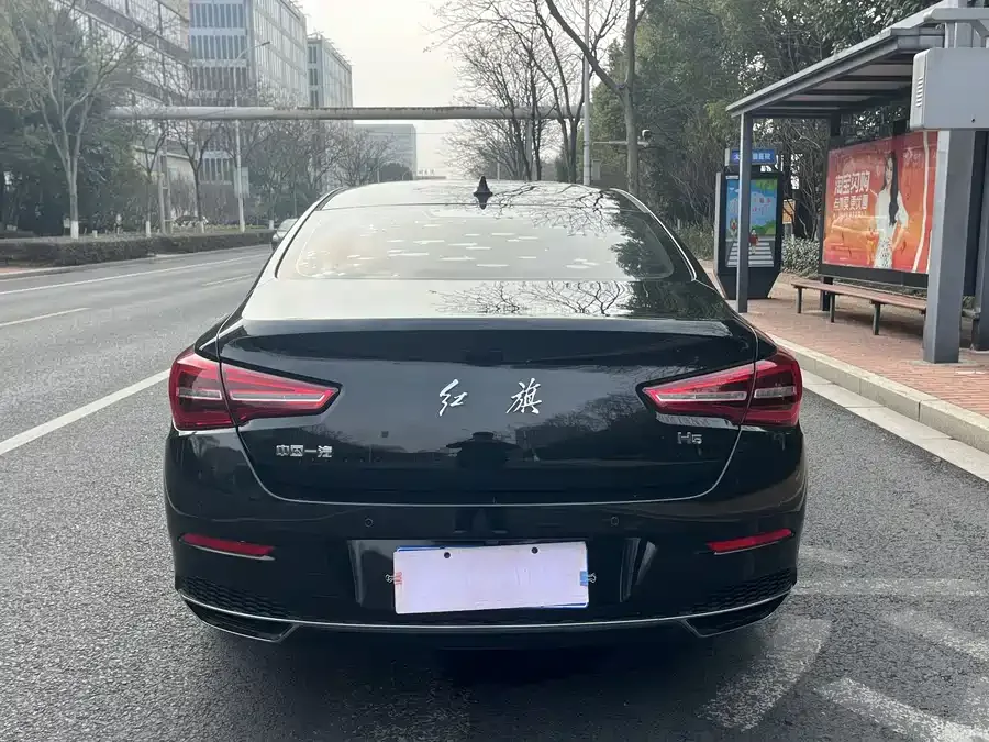 Hongqi H5 Hongqi H5 2022 Classic 1.5T DCT Flagship Edition 2022 — миниатюра 2
