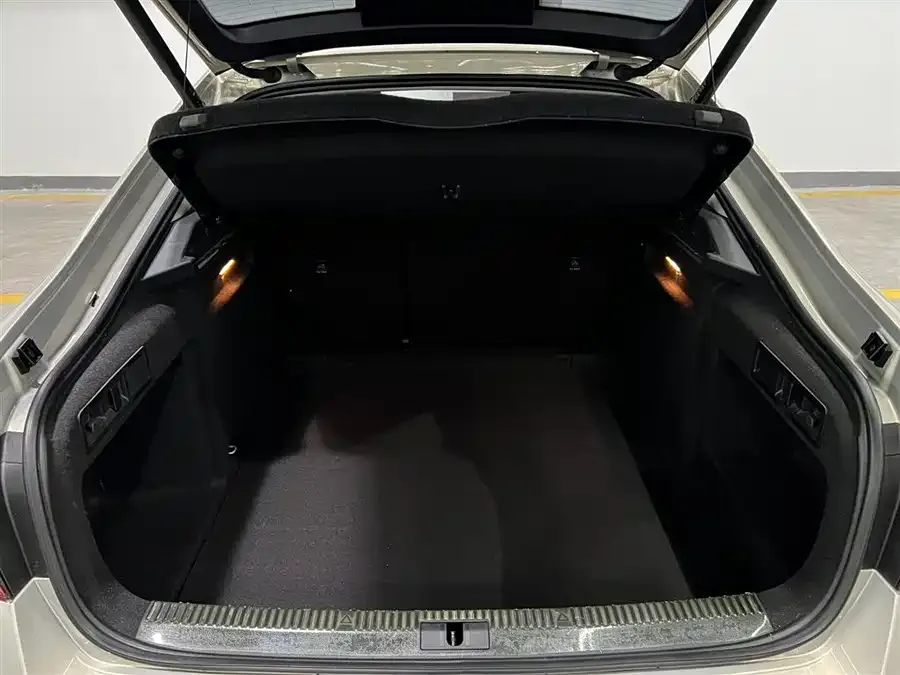 Skoda SuperB Superb 2023 facelifted TSI280 DSG exclusive version 2023 — миниатюра 4