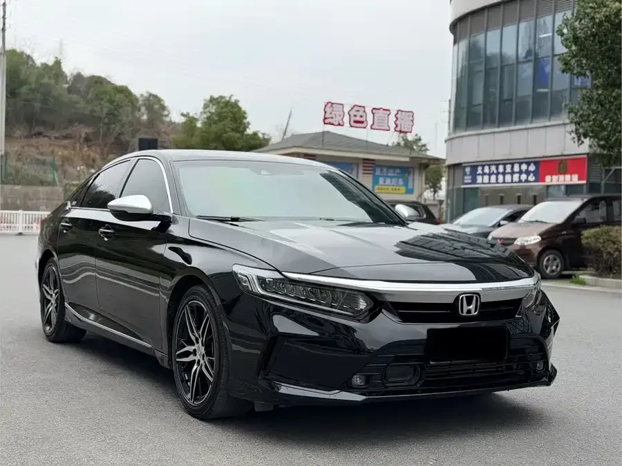 Honda Inspire 2022 Insignia 260TURBO Fine Edition 2022 — миниатюра 3
