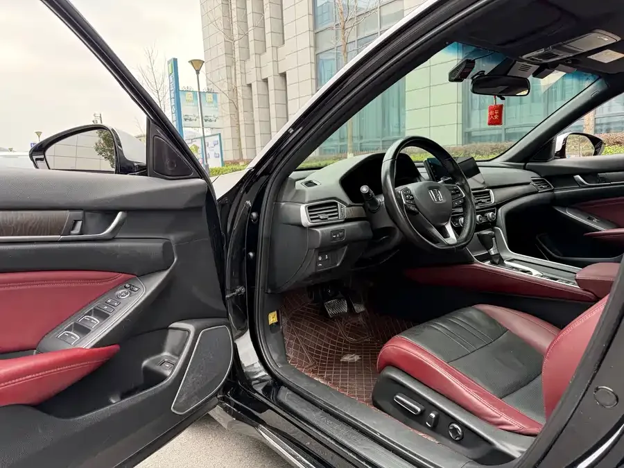 Honda Inspire 2022 Insignia 260TURBO Fine Edition 2022 — миниатюра 4