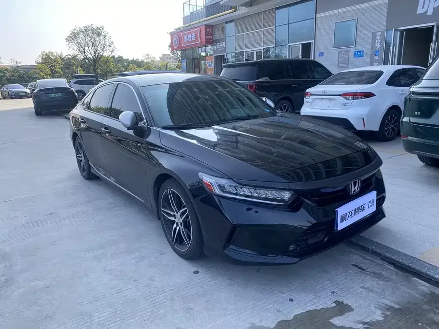 Honda Inspire 2022 Insignia 260TURBO Fine Edition 2023 — миниатюра 3