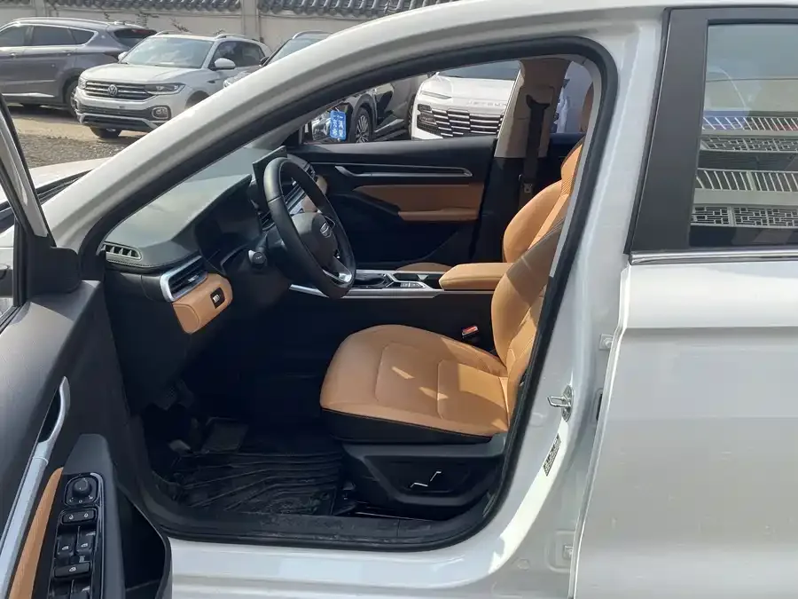 Geely Emgrand Emgrand 2025 4th Generation 1.5L CVT Flagship Model 2024 — миниатюра 3