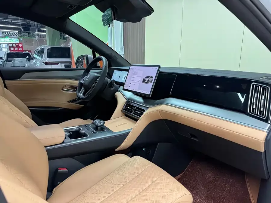 BYD Song L DM-i Song L DM-i 2025 Intelligent Driving Edition 112km Leading Model 2025 — миниатюра 5