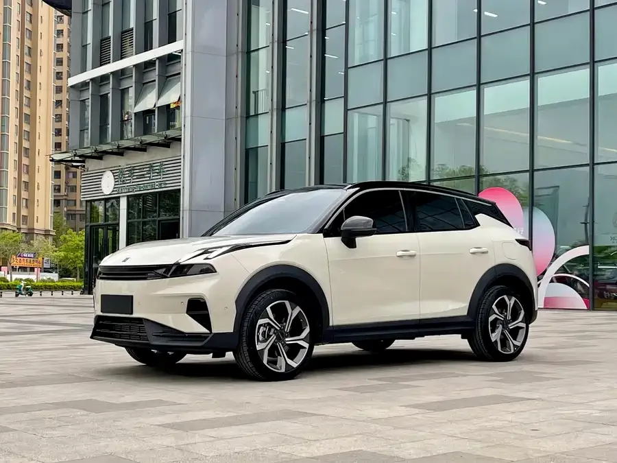 Lynk & Co 06 Lynk & Co 06 2025 Renew 1.5T Halo 2025 — фото 1, купить с доставкой в Москву