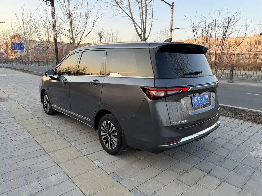 Wuling Jiachen Wuling Jiachen 2022 1.5T CVT exclusive flagship model 2022 — миниатюра 2