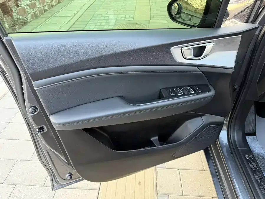 Wuling Jiachen Wuling Jiachen 2022 1.5T CVT exclusive flagship model 2022 — миниатюра 4