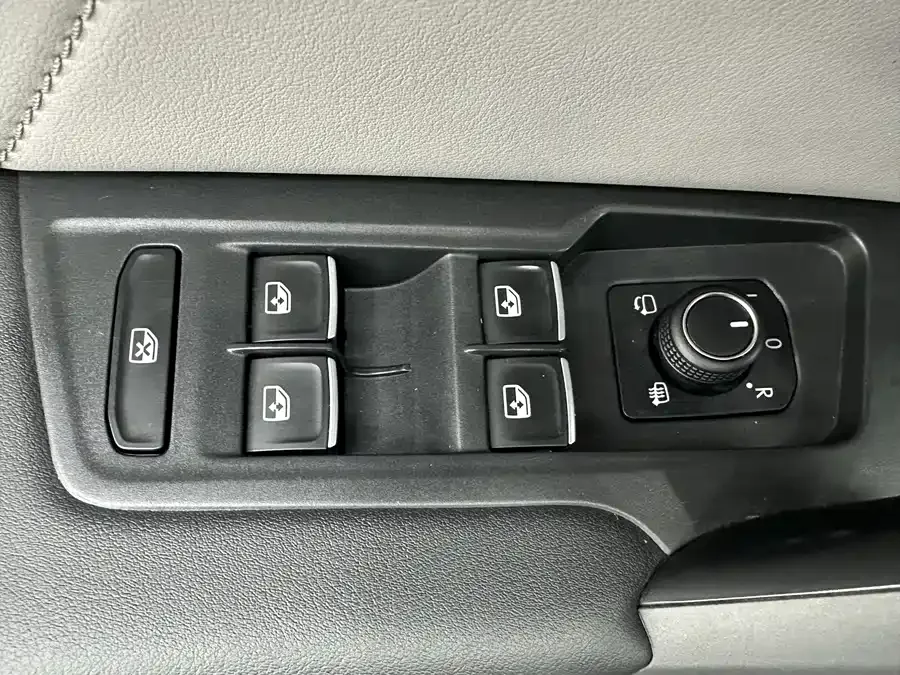 Volkswagen Tayron Tanyue 2023 280TSI 2WD Luxury Plus Advanced Edition 2023 — миниатюра 5