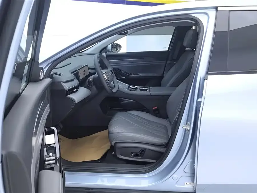 Geely Galaxy L6 Galaxy L6 2025 EM-i 140km Starship Edition 2025 — миниатюра 3