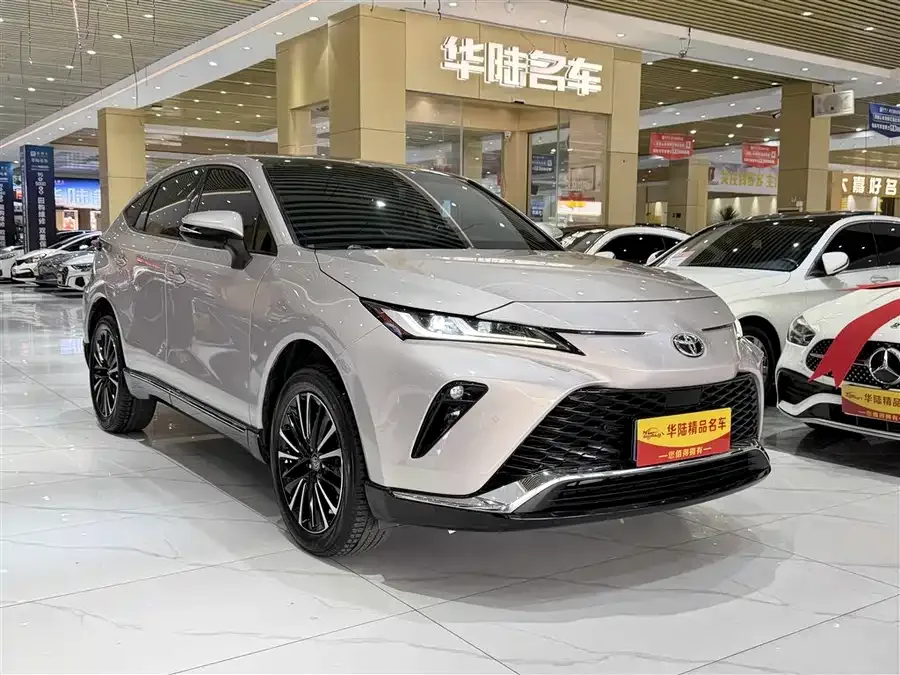 Toyota Venza Venza 2022 2.0L CVT 2WD Premium Edition 2022 — миниатюра 3