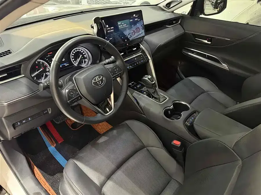 Toyota Venza Venza 2022 2.0L CVT 2WD Premium Edition 2022 — миниатюра 5