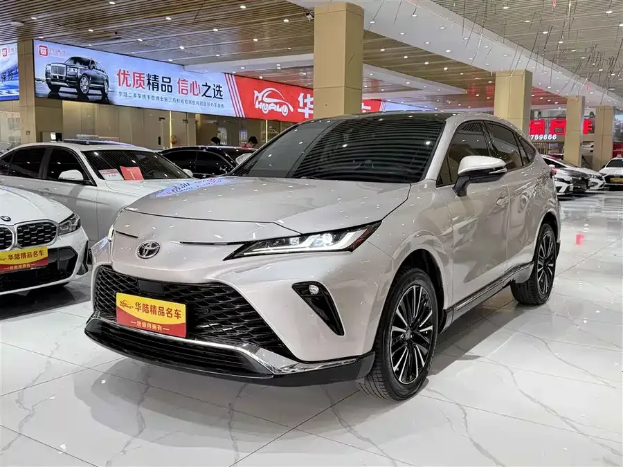 Toyota Venza Venza 2022 2.0L CVT 2WD Premium Edition 2022 — фото 1, купить с доставкой в Москву