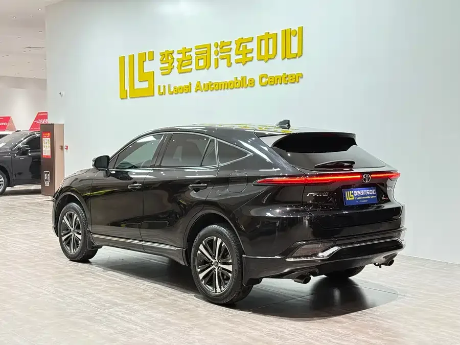 Toyota Venza Venza 2022 2.0L CVT 2WD Luxury Edition 2022 — миниатюра 2