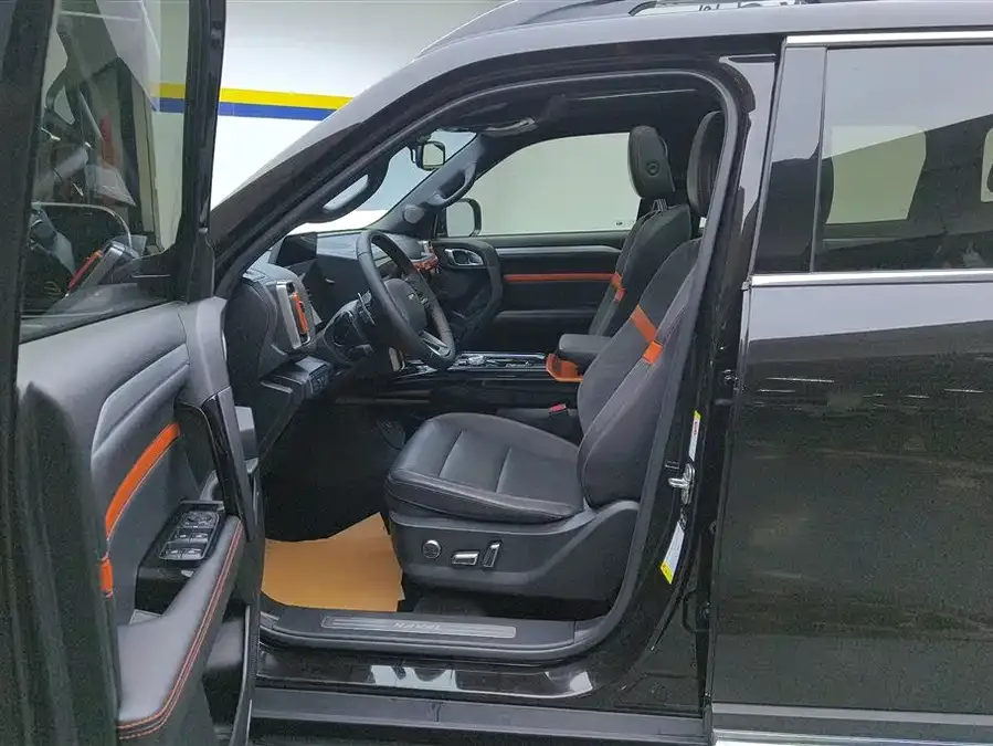 Haval Big dog Haval Big Dog 2021 facelift 2.0T DCT 4WD Roaring Sky Dog Edition 2022 — миниатюра 3