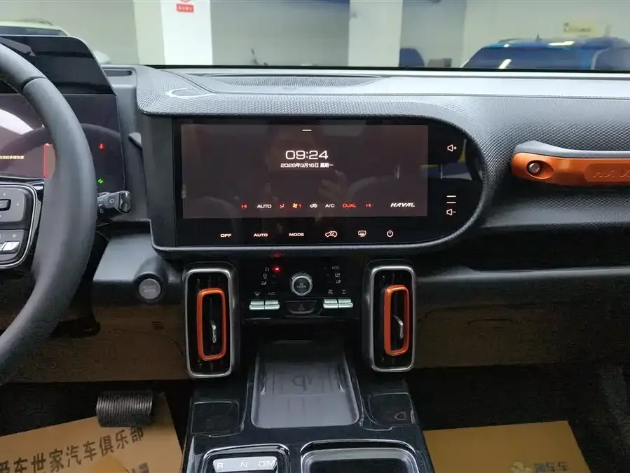 Haval Big dog Haval Big Dog 2021 facelift 2.0T DCT 4WD Roaring Sky Dog Edition 2022 — миниатюра 4